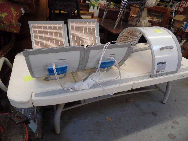 lot 40 image: FIR Infrared Light & Motion Therapy System