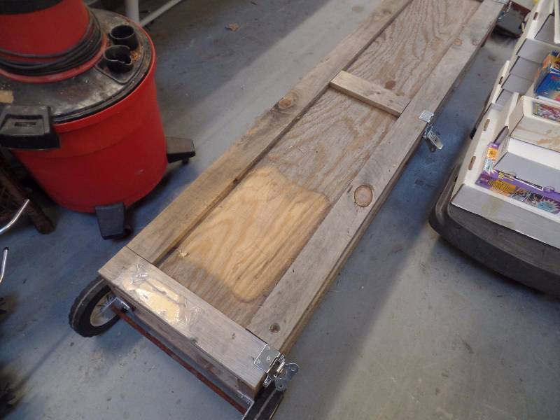 lot 42 image: Rolling Storage Crate