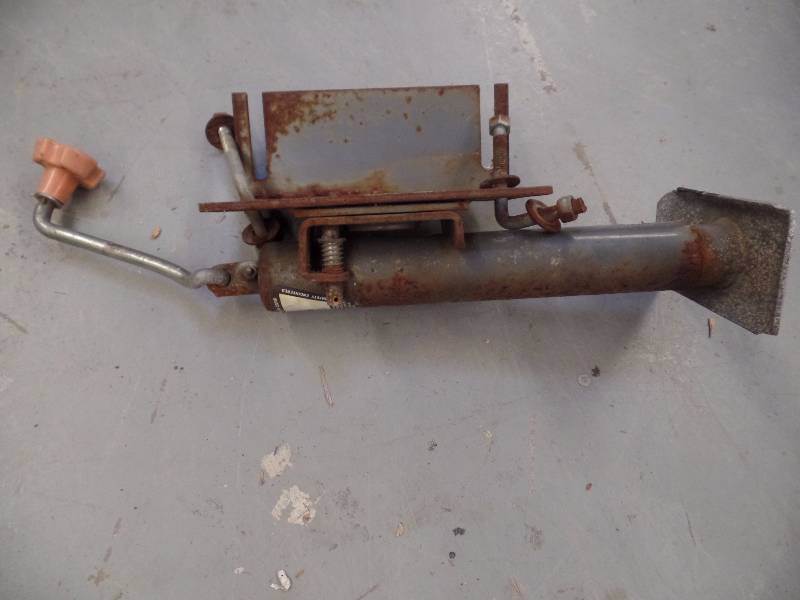 lot 44 image: Trailer Tongue Jack