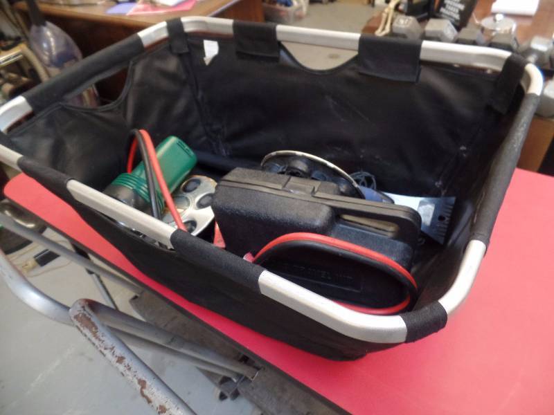 lot 64 image: Tote with Auto Items