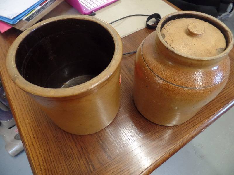 lot 101 image: Two Pieces of Crockery