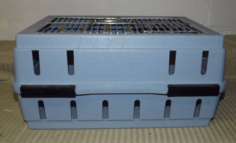 lot 225 image: Small Animal or Pet Cage  Carrier