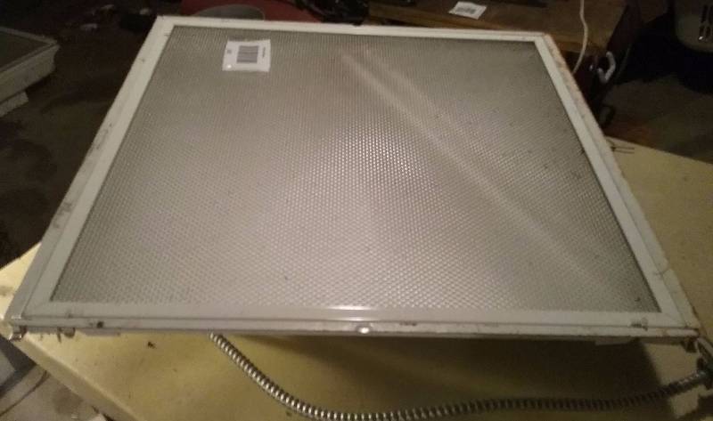lot 221 image: Fluorescent Light Fixtures (2)