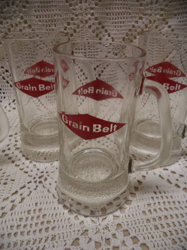 lot 9 image: Lot - 6 Grain Belt Beer Mugs