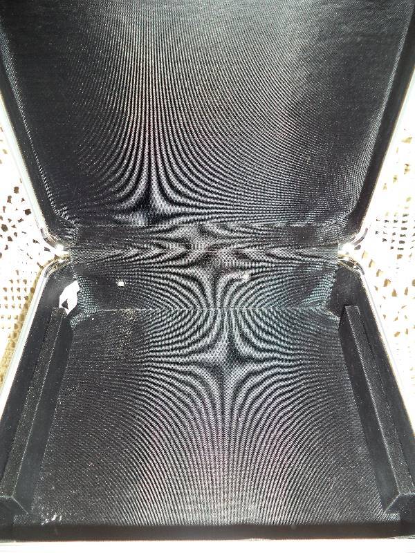 lot 16 image: VAULTZ Combination Lock Box