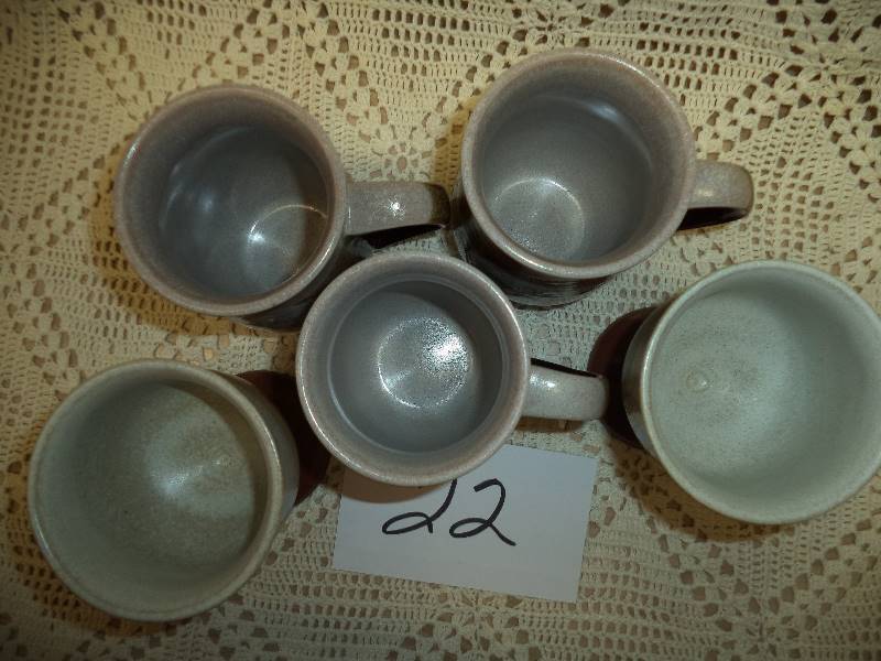 lot 22 image: Otagiri Japan Pheasant Pottery Large Mugs & Goblets - From Wild Wings