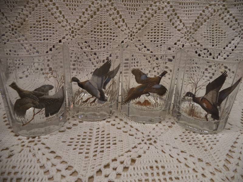 lot 24 image: Ducks (2), Pheasant, Grouse Glass Drinking Glasses