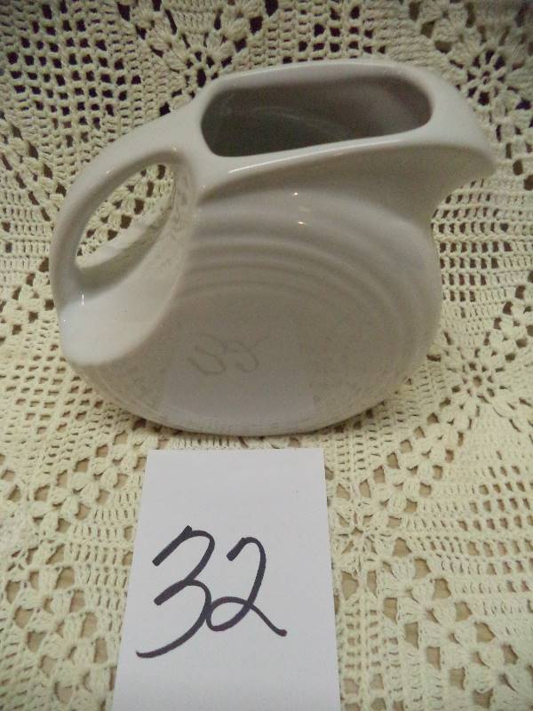 lot 32 image: Fiesta Pitcher - White