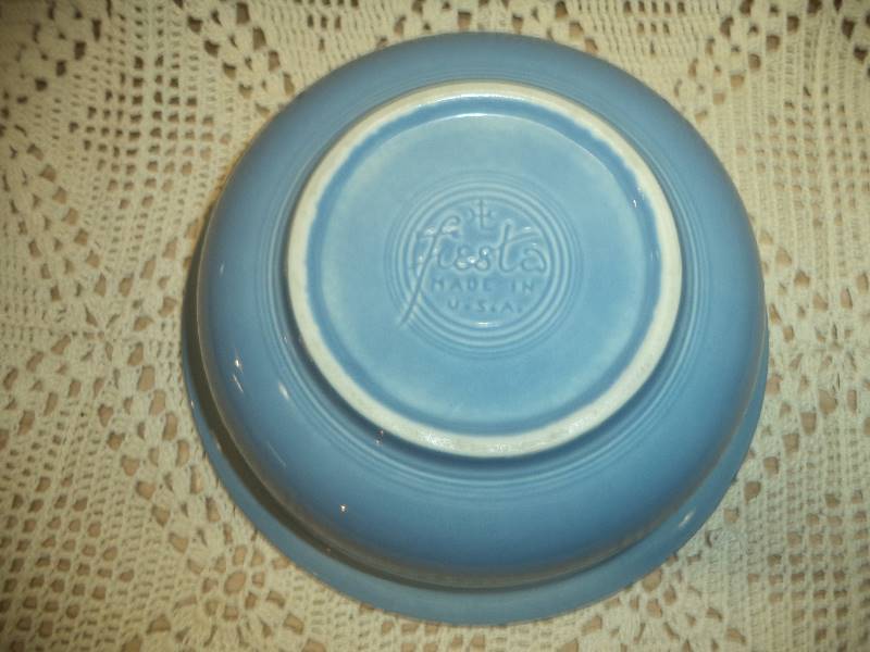lot 37 image: Fiesta Serving Bowl