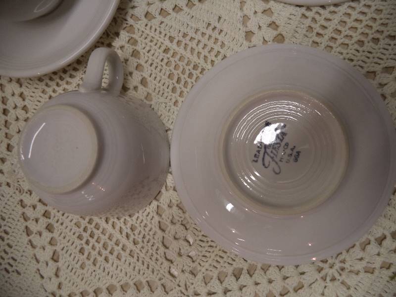 lot 38 image: Fiesta CupsSaucers