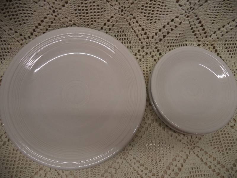lot 39 image: Fiesta Dinner & Salad Plates