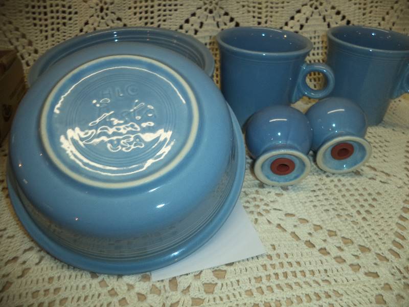 lot 45 image: Fiesta SaltPepper, Bowls, Cups