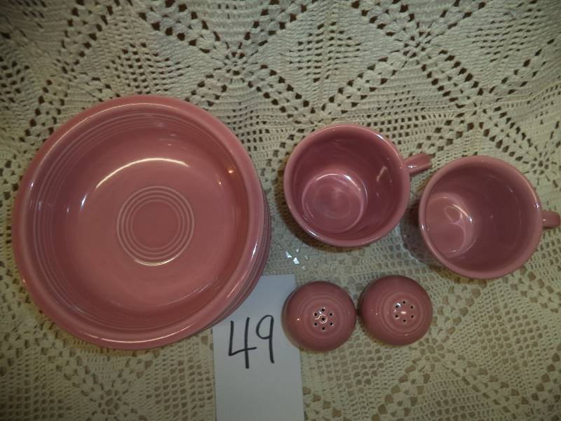 lot 49 image: Fiesta SaltPepper, Bowls, Cups