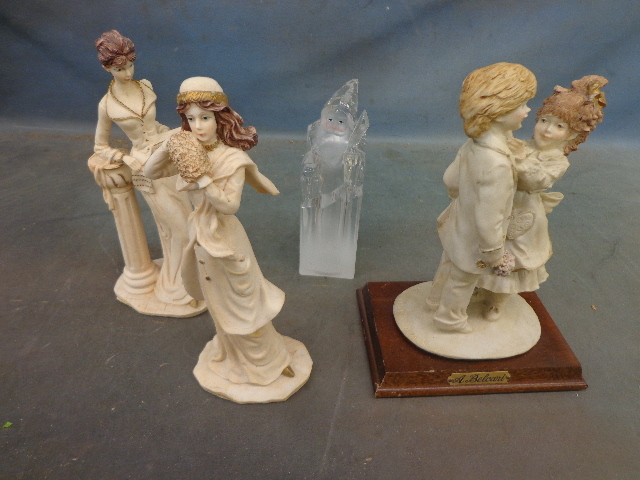 Figurines