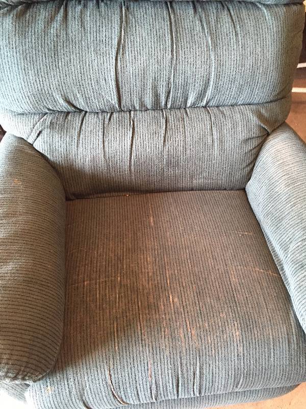 lot 26 image: RECLINER