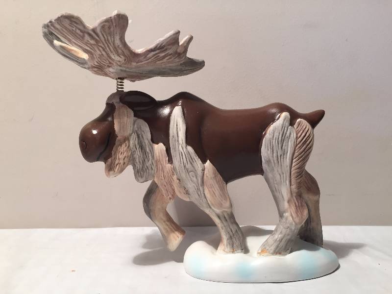 lot 46 image: MOOSE BOBBLE HEADS