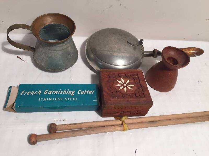 lot 64 image: SMALL PAN AND MISC