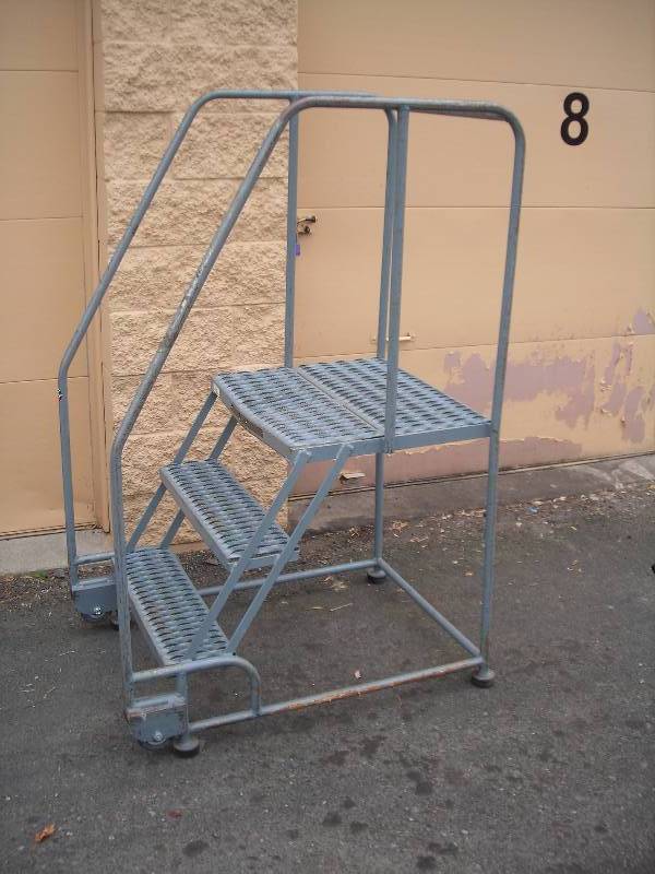 Rolling Staircase 5 Foot Tall x 26 x 39