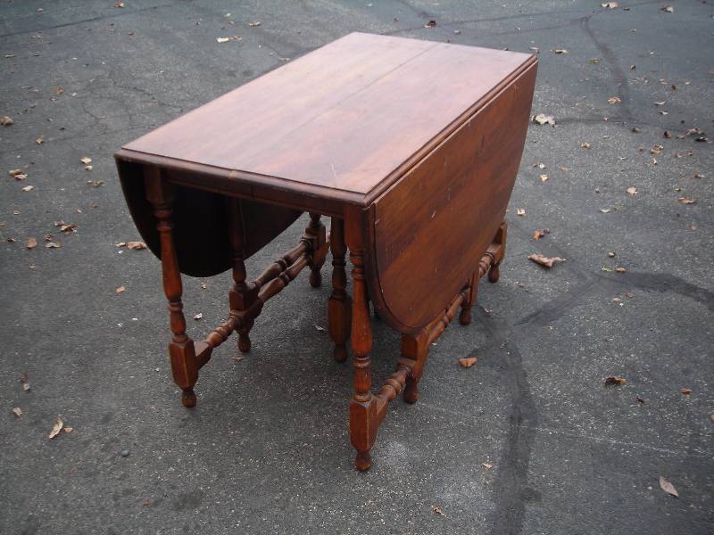 Gate Leg Style Table 45 x 24 With 19 Inch Drop Down 2 Sides