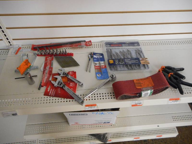 TOOL LOT HANDYMAN LOT OF GOODIES