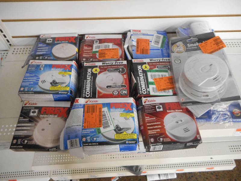 SMOKE DETECTOR IN HOME IMPROVEMENT LOT