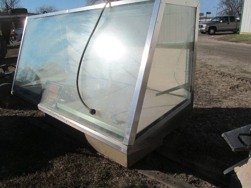 lot 1 image: Display Cooler