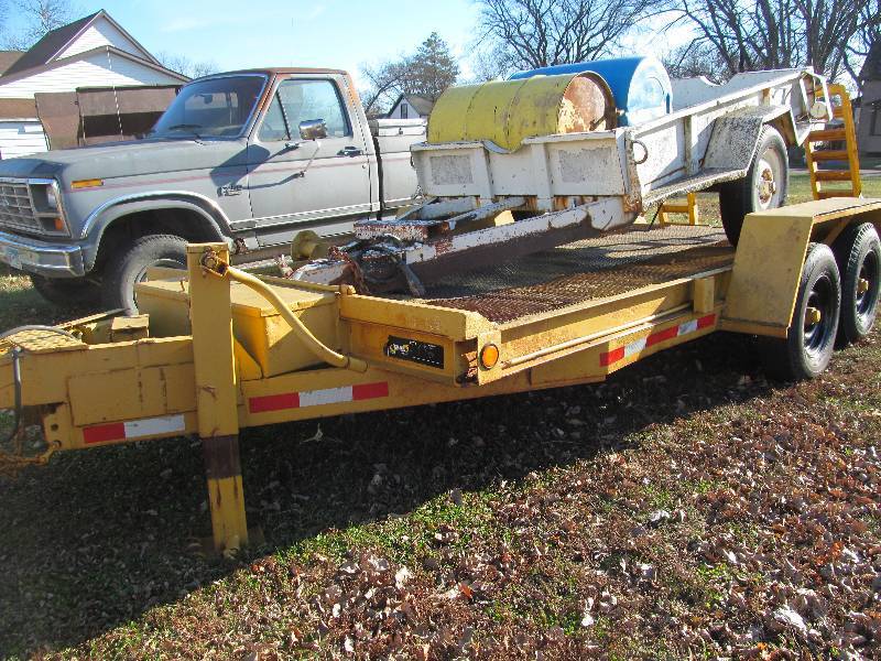 lot 3 image: Flat Bed Trailer