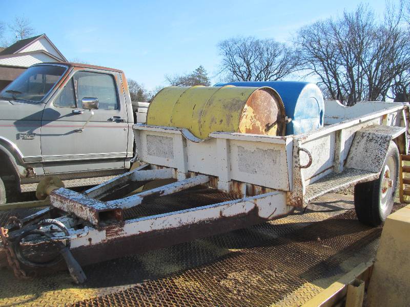 lot 4 image: Utility Trailer