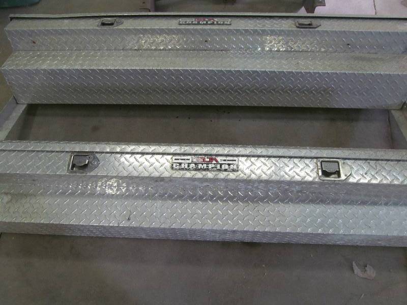 lot 13 image: Truck Toolbox
