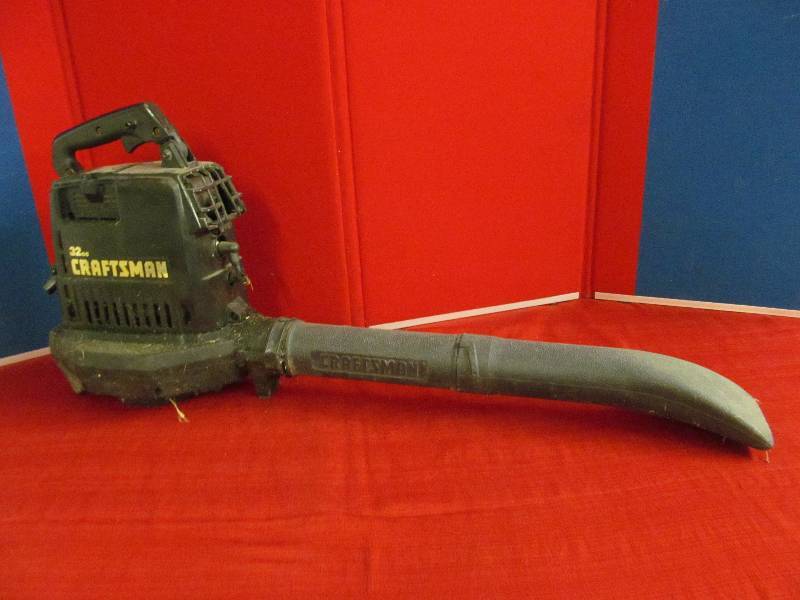 lot 15 image: Leaf Blower