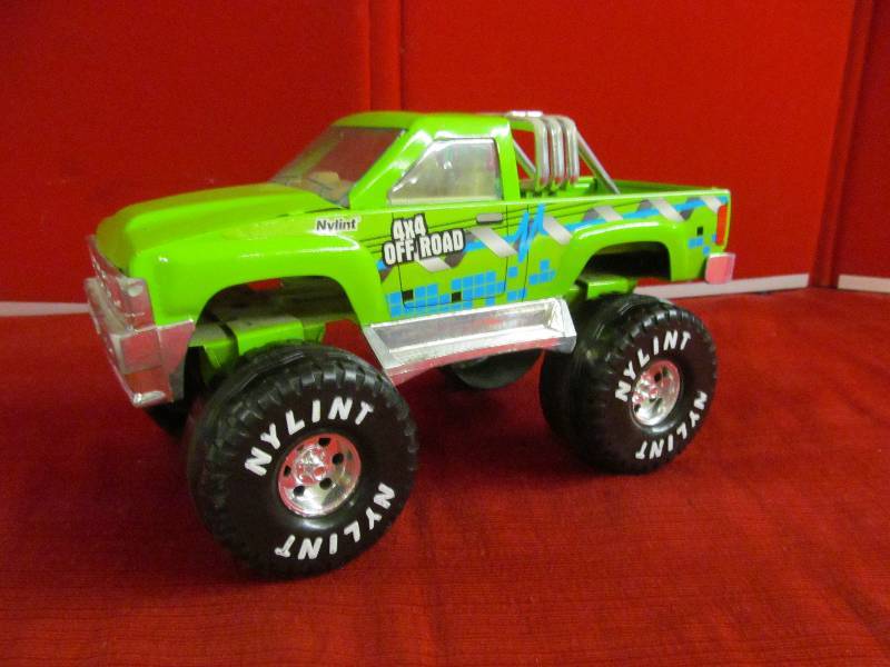 lot 16 image: Toy Truck