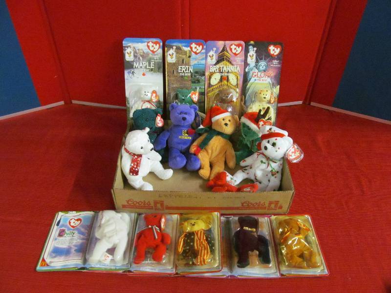 lot 22 image: Beanies