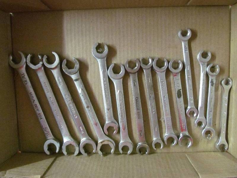 lot 27 image: Tools