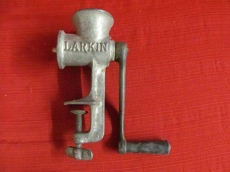 lot 28 image: Grinder