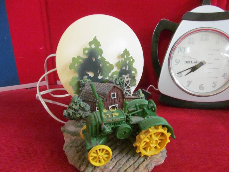 lot 31 image: Clock