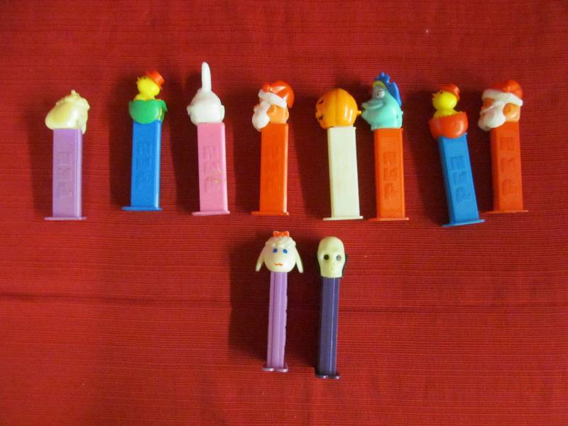 lot 66 image: Candy Dispensers