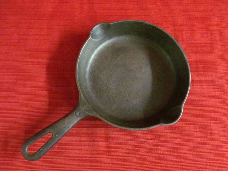 lot 71 image: Cast Iron Fry Pan
