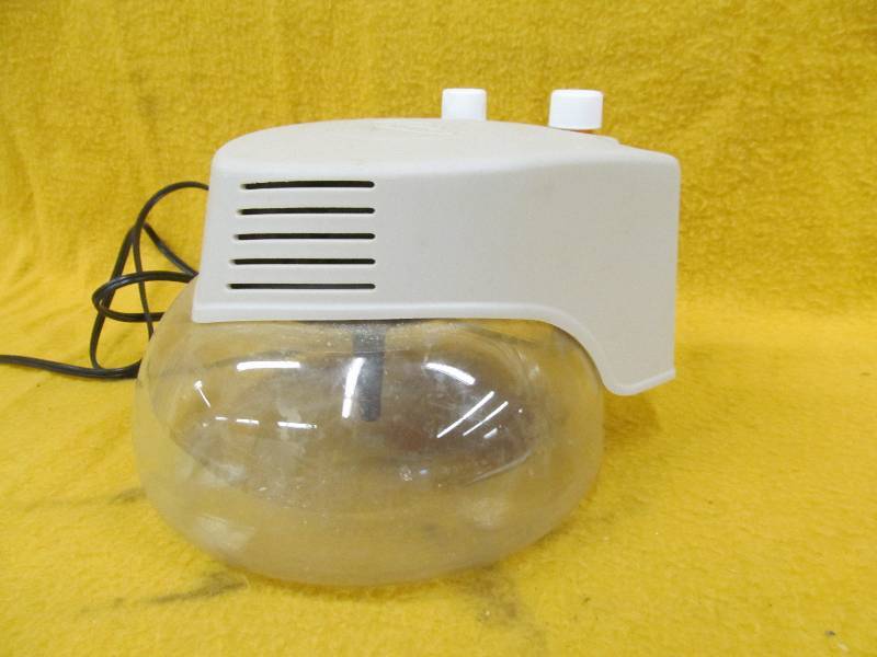 lot 152 image: Air Cleaner