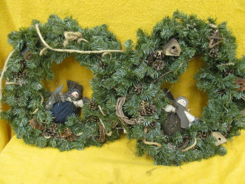 lot 165 image: Christmas Wreaths
