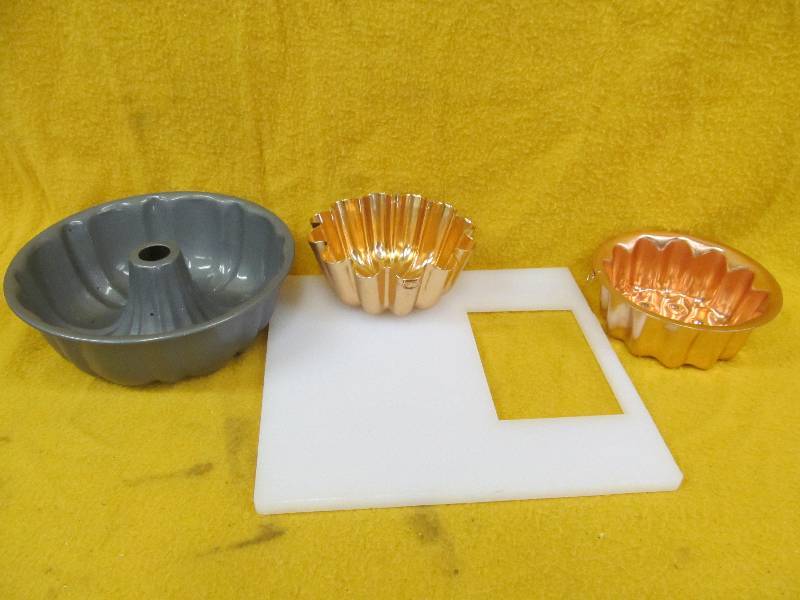 lot 182 image: Pans