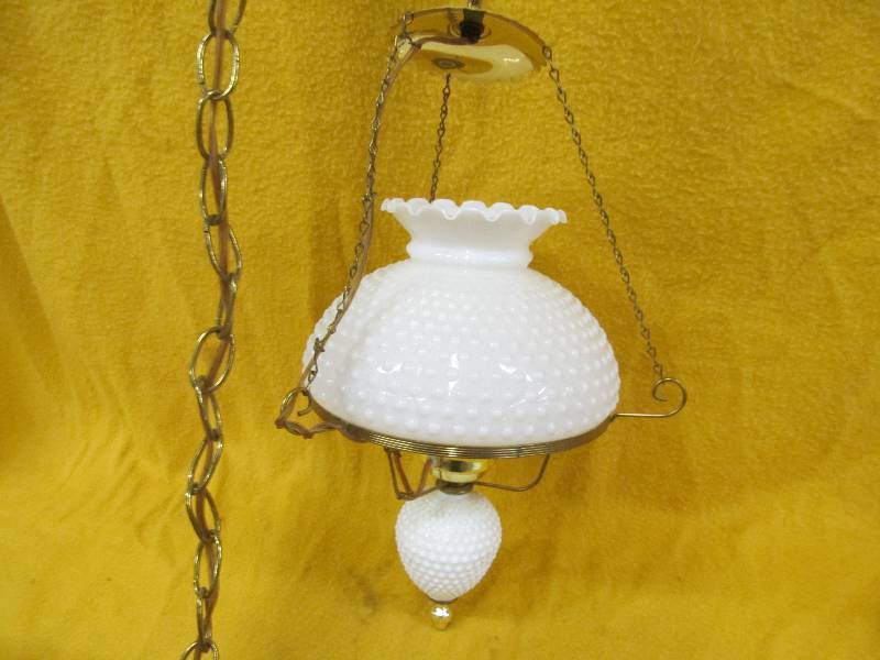 lot 193 image: Lamp