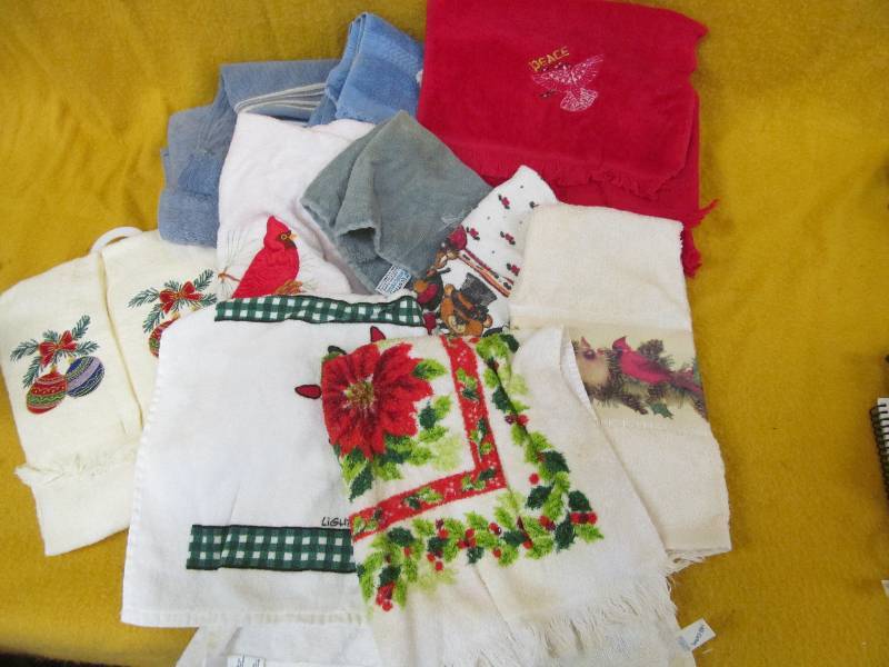 lot 198 image: Hand Towels