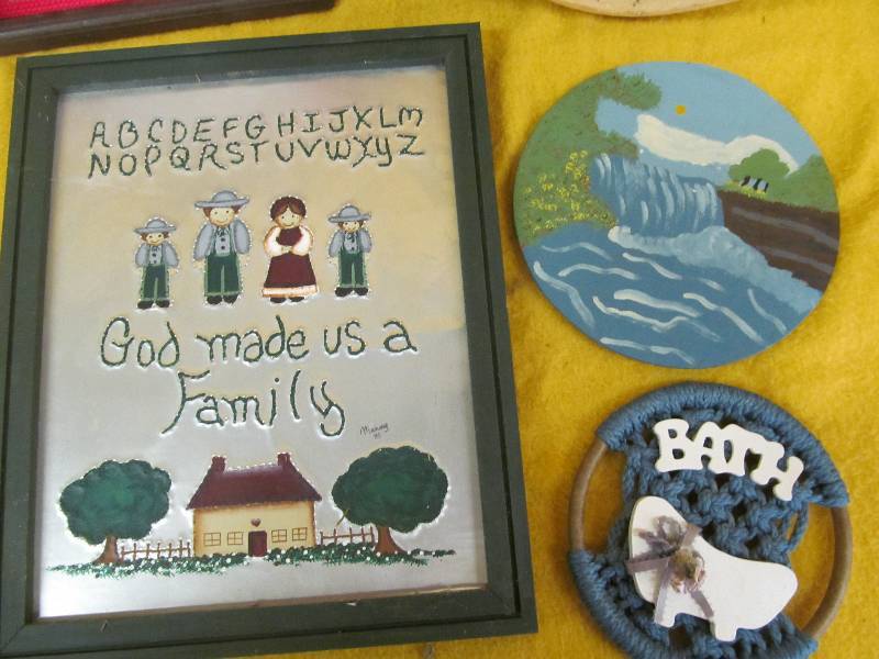 lot 214 image: Picture