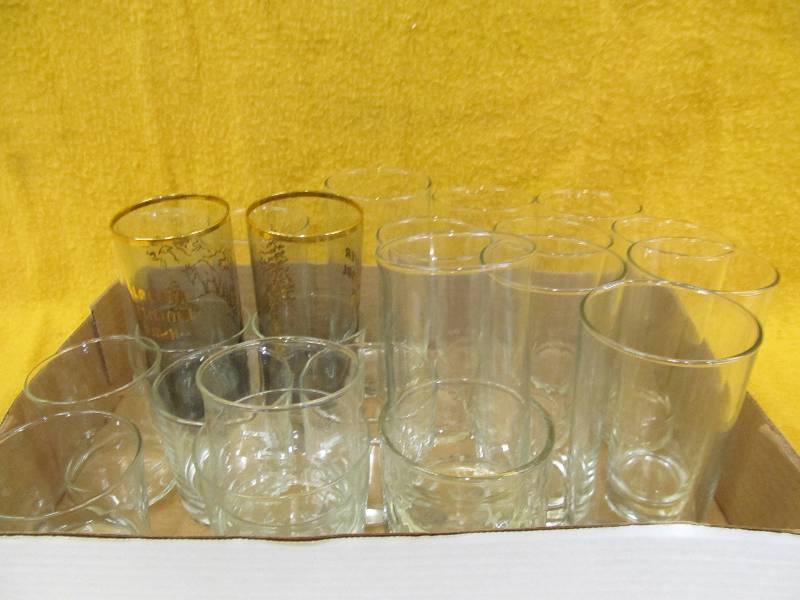 lot 218 image: Glasses