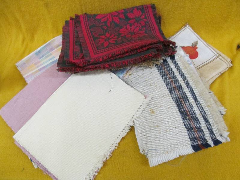 lot 223 image: Placemats