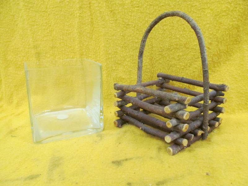 lot 246 image: Basket