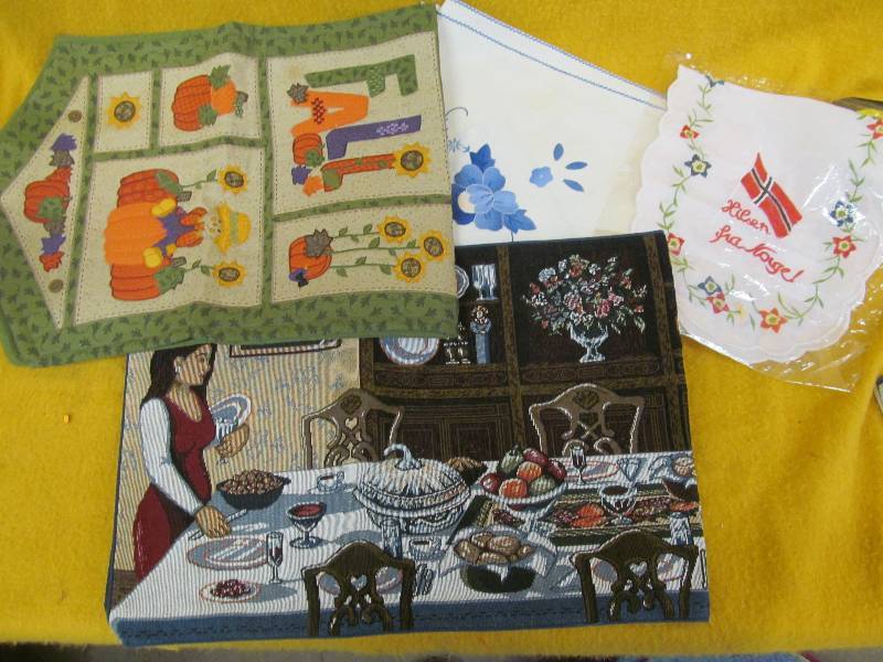 lot 253 image: Table Runners