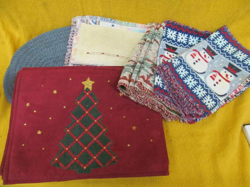 lot 254 image: Placemats