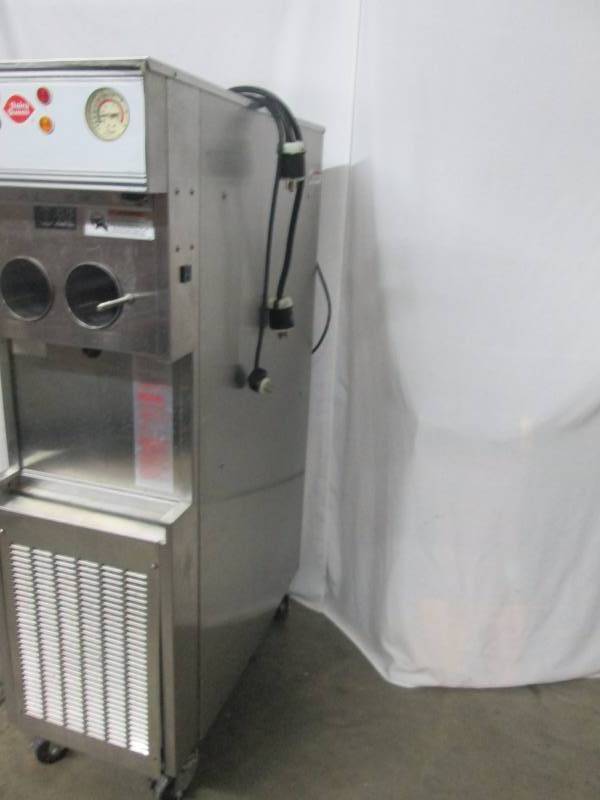 lot 1 image: Dairy Queen Ice Cream Machine