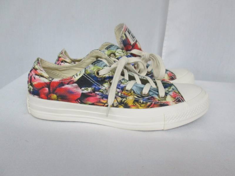 lot 43 image: Converse Womens All Star Floral Print Low-Cut